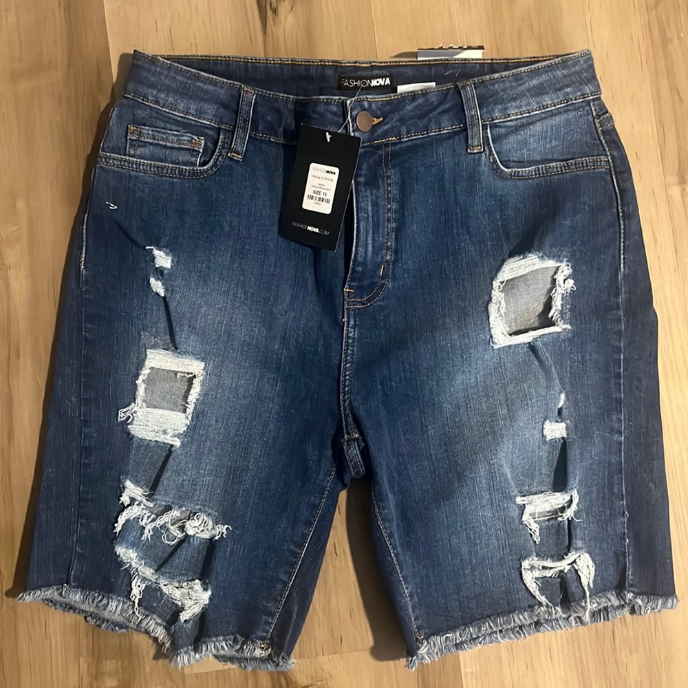 💙Fashion Nova Medium Blue Wash Jean Shorts